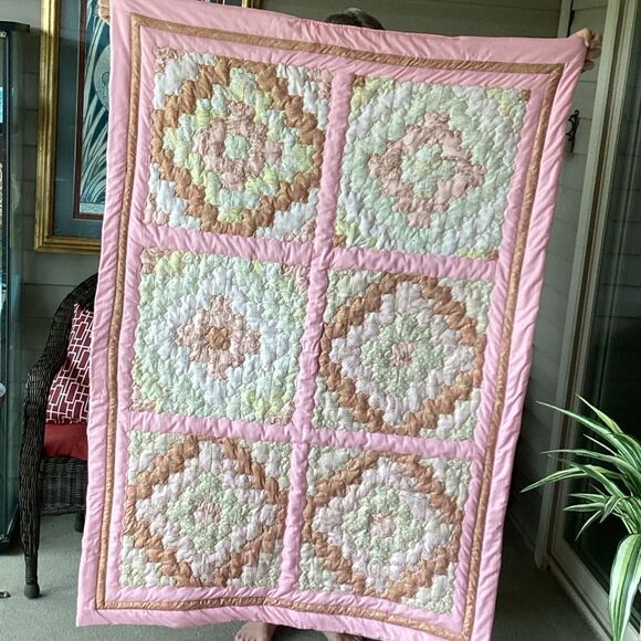 NWT. Hand Crafted Large Lap Quilt in Pinks - Picture 7 of 16